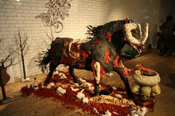 [Image: devil-horse-cake-1-590x392-580x385.jpg]