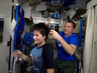 ISS Astronaut Samantha Cristoforetti Shows Us How She Gets Haircuts In