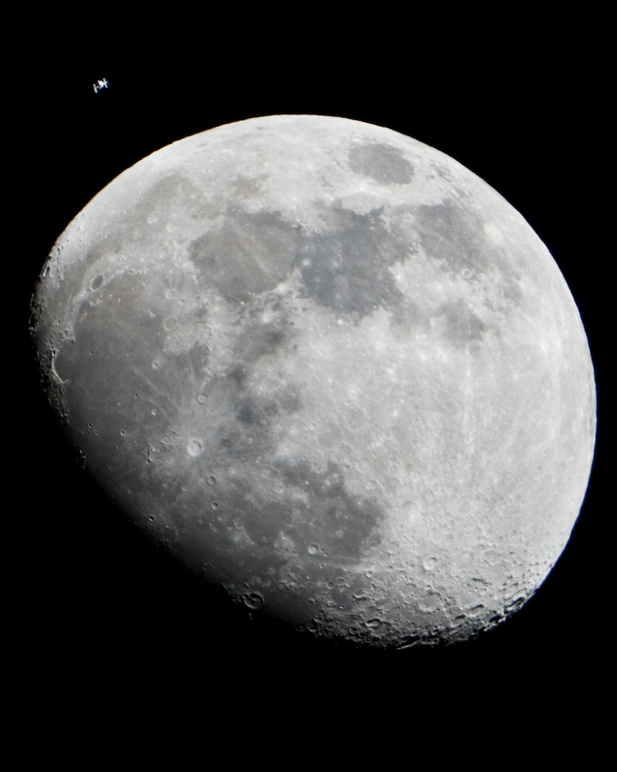 iss moon full 880
