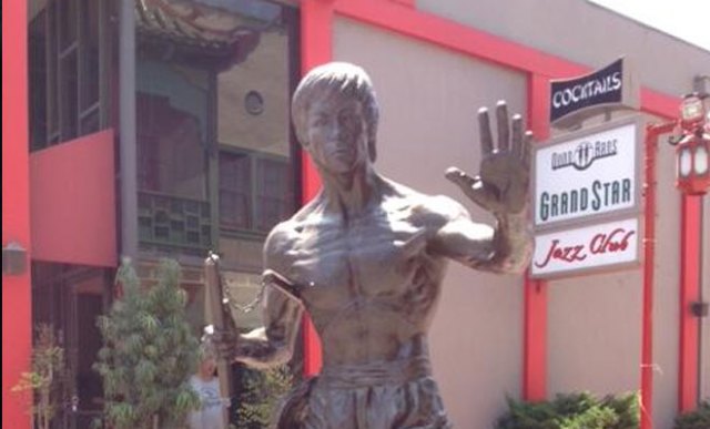 bruce lee statue