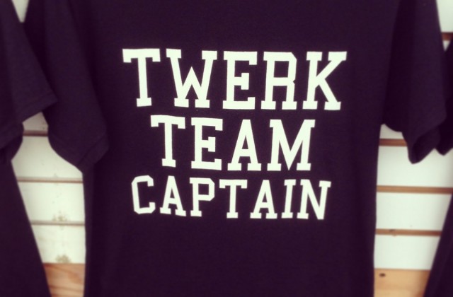 Twerky Twerking Turkey Funny Thanksgiving Twerk Turkey | Men's T-Shirt Regular | Vó Maria's