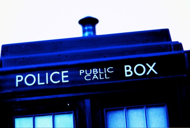 Physics of the Doctor Who TARDIS Box