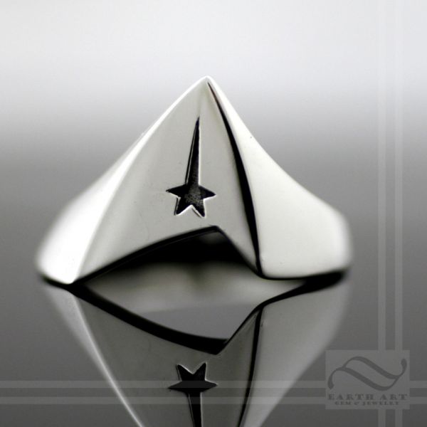 Things We Saw Today: A Ring Befitting Any Starfleet Officer | The Mary Sue