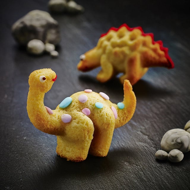 mini-dinosaur-cakes-1