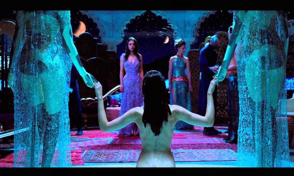 jupiter ascending dress purple Mila Kunis wears couture by Michael Cinco in Jupiter Ascending