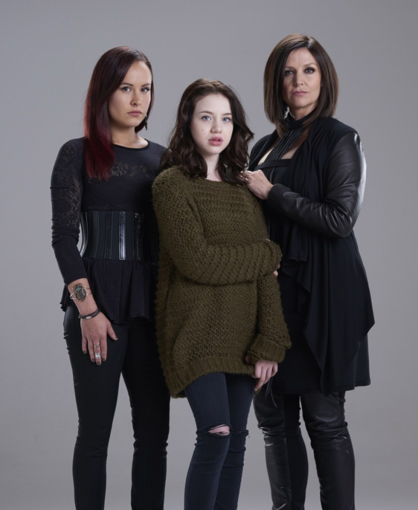 bitten-season-2-tammy-isbell-tommie-amber-pirie-and-kiara-glasco