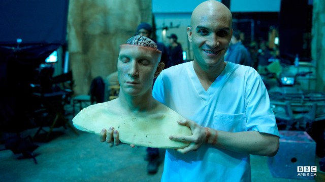 Ari Millen's lost his head! Oh, shut up. You couldn't resist a pun either!