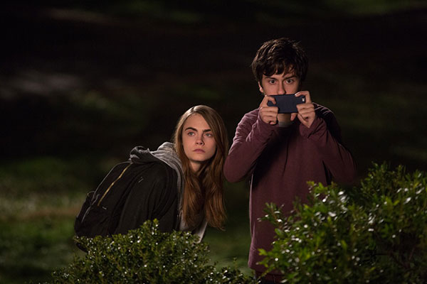 cara-delevingne-nat-wolff-in-PAPER-TOWNS