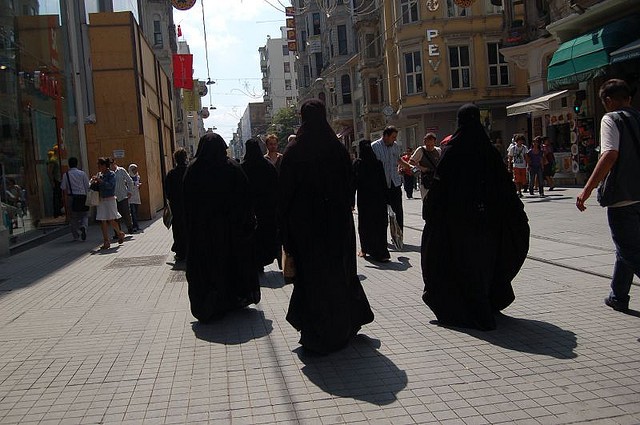 Muslim women in Syria