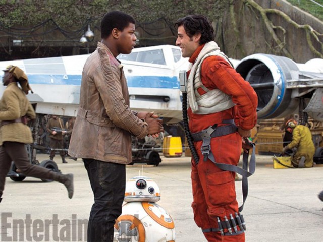 finn-and-poe-dameron-reunite