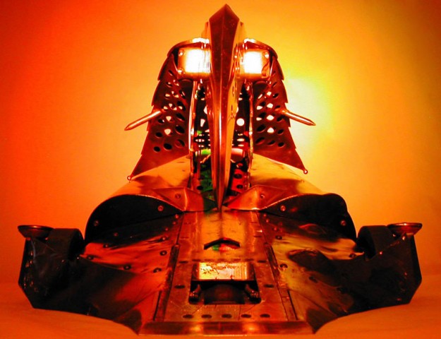 Razer_front-on_under_orange_lighting