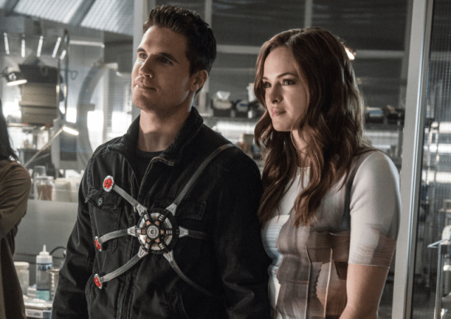 robbie amell danielle panabaker