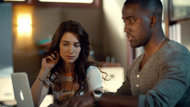 Wynonna working a case with Agent Dolls (Shamier Anderson)