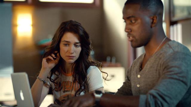 Wynonna working a case with Agent Dolls (Shamier Anderson)