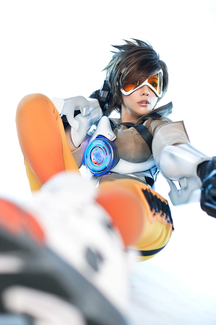 On-Point Cosplay of Overwatch's Tracer | The Mary Sue