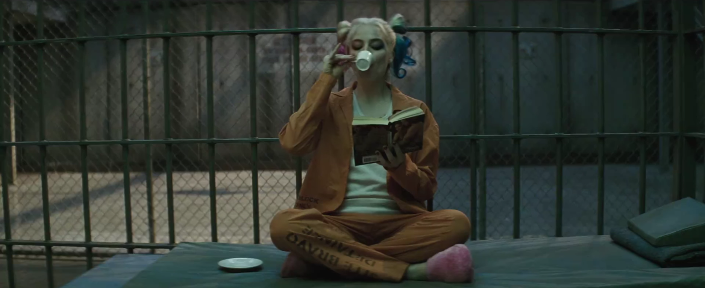 harley-quinn-sips-tea_suicide-squad
