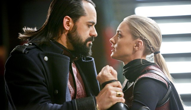 DC's Legends of Tomorrow -- "Leviathan"-- Image LGN113b_0056b.jpg -- Pictured (L-R): Casper Crump as Vandal Savage and Jessica Sipos as Cassandra -- Photo: Bettina Strauss/The CW -- é 2016 The CW Network, LLC. All Rights Reserved.