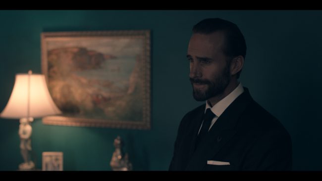 Joseph Fiennes as Commander Waterford