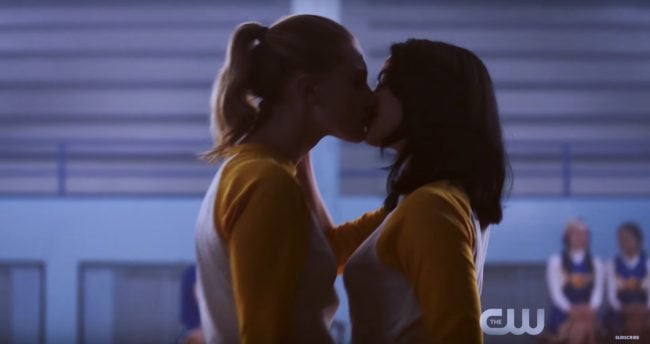 riverdale veronica and betty kiss