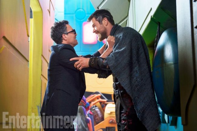 Thor: Ragnarok (2017) L to R: Bruce Banner (Mark Ruffalo) and Thor (Chris Hemsworth)