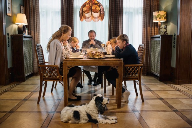 Manifesto©JulianRosefeldt_2015_09a