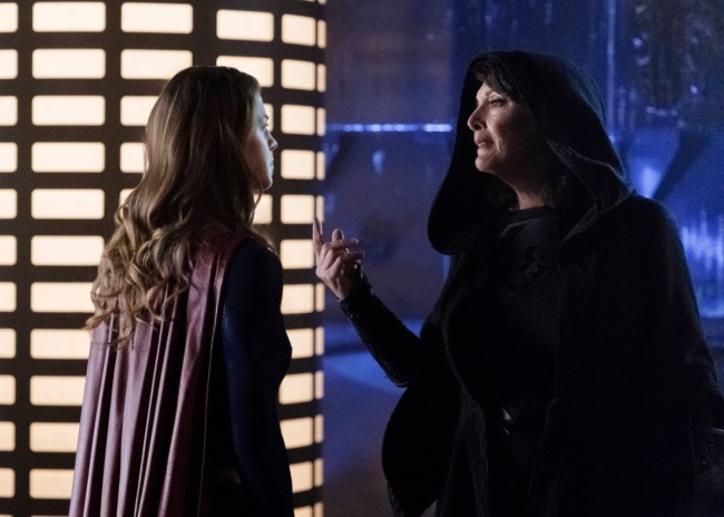 image: Michael Courtney/The CW Supergirl -- "Fort Rozz" Pictured (L-R): Melissa Benoist as Kara/Supergirl and Sarah Douglas as Jindah Kol Rozz -- © 2018 The CW Network, LLC. All rights reserved.