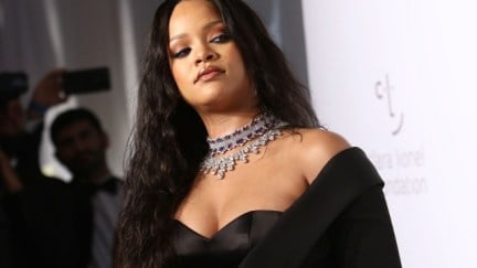 Rihanna side eye