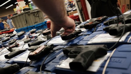 Gun Show In Forth Worth Attracts Gun Enthusiasts
