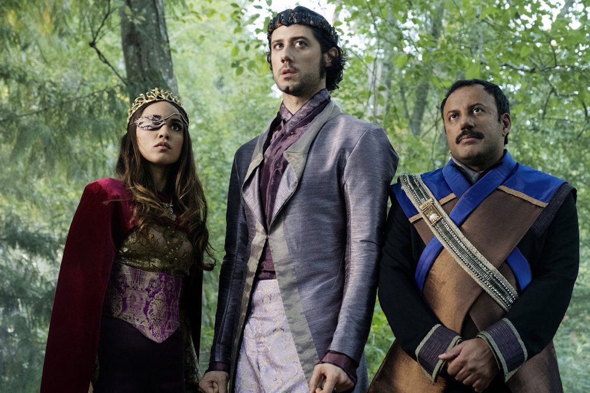 Summer Bishil as Margo Hanson, Hale Appleman as Eliot Waugh, Rizwan Manji as Tick Pickwick in The Magicians episode Poached Eggs