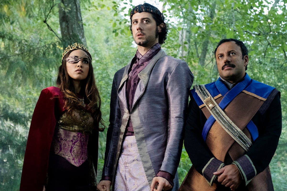 Summer Bishil as Margo Hanson, Hale Appleman as Eliot Waugh, Rizwan Manji as Tick Pickwick in The Magicians episode Poached Eggs
