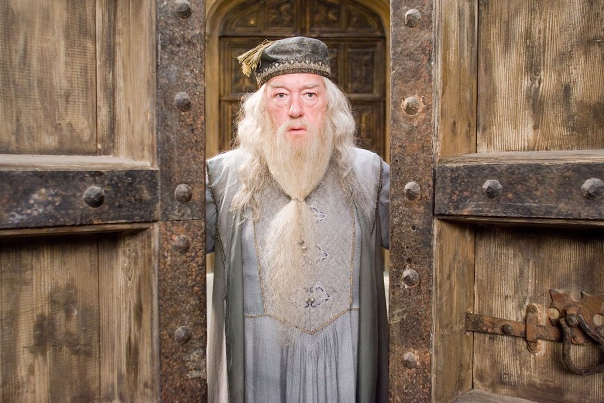 Dumbledore opening doors