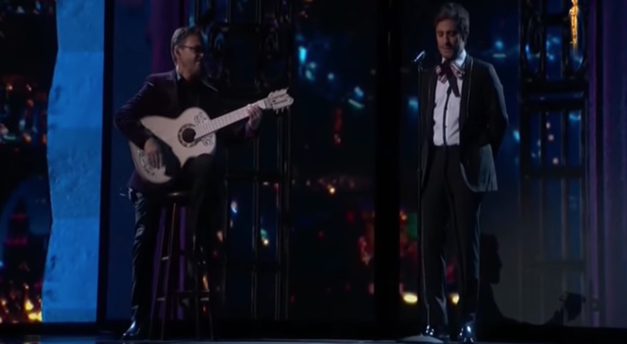 gael-garcia-bernal-coco-oscars