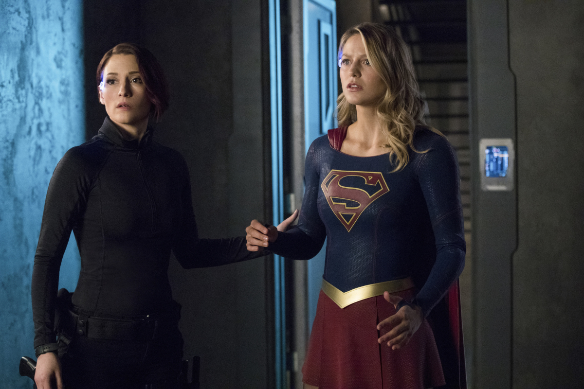 Supergirl -- "In Search of Lost Time" -- Pictured (L-R): Chyler Leigh as Alex and Melissa Benoist as Kara/Supergirl -- © 2018 The CW Network, LLC. All Rights Reserved.