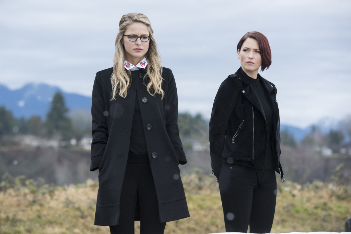 Supergirl -- "Schott Through the Heart" -- Image Number: SPG314b_0092.jpg -- Pictured (L-R): Melissa Benoist as Kara/Supergirl and Chyler Leigh as Alex -- © 2018 The CW Network, LLC. All rights reserved.