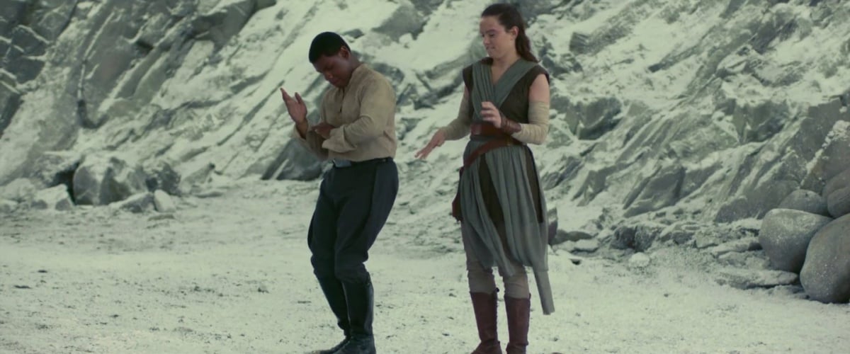 John Boyega and Daisy Ridley in Star Wars: Episode VIII - The Last Jedi (2017)