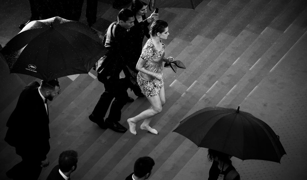 Kristen Stewart goes barefoot at Cannes
