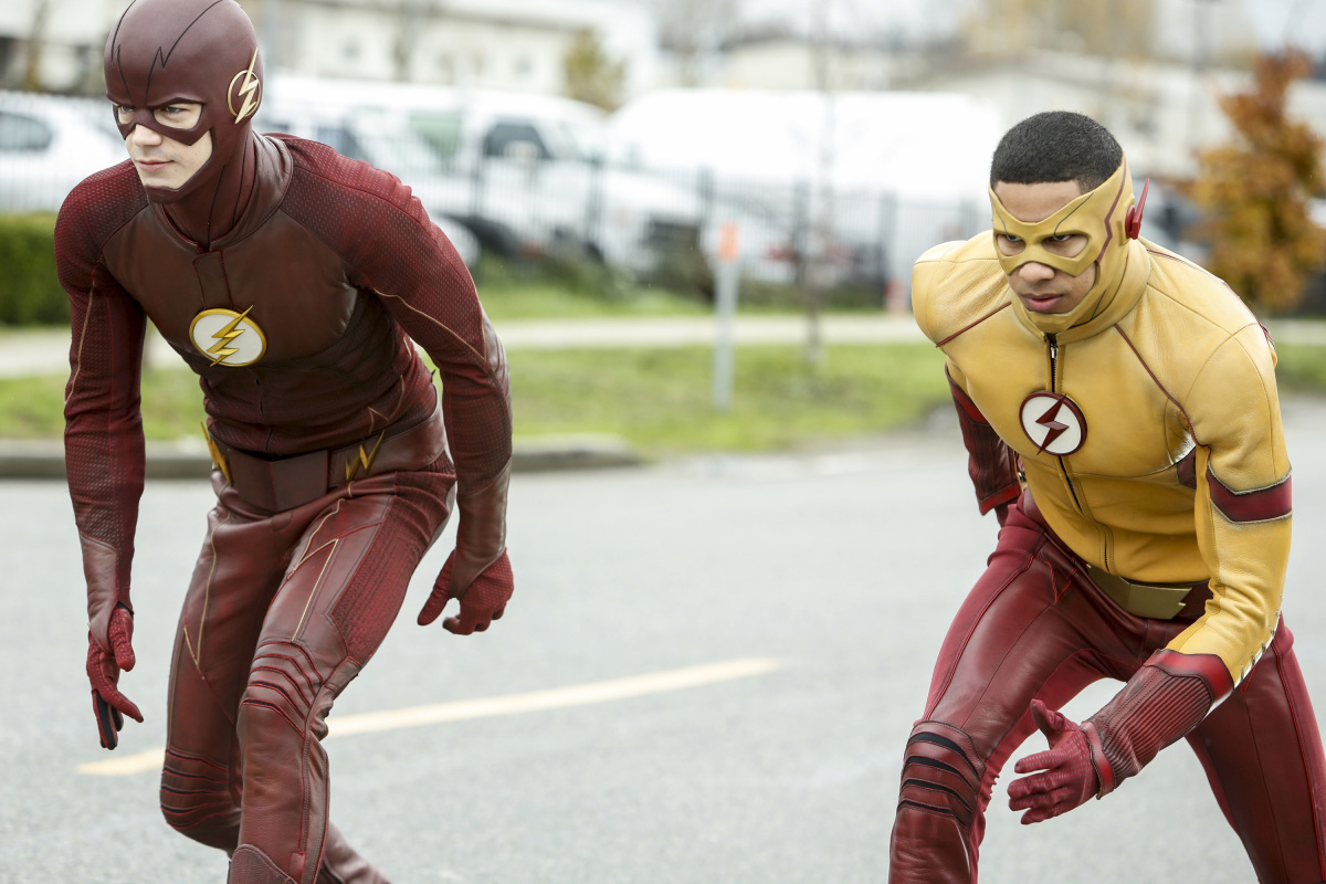 Grant Gustin and Keiynan Lonsdale in The Flash (2014)