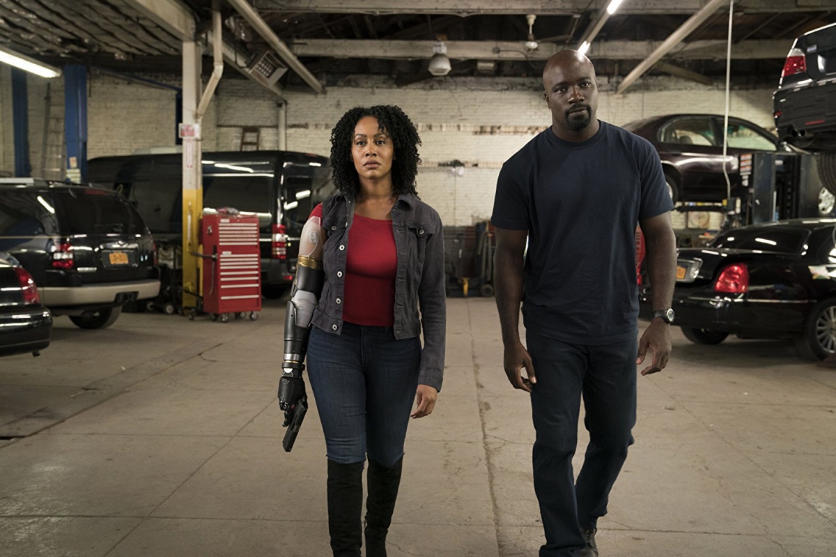 Simone Missick and Mike Colter in Luke Cage (2016)