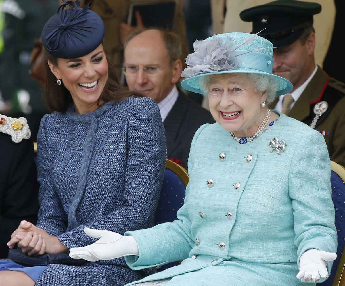 Queen Elizabeth II trump brooch trolling