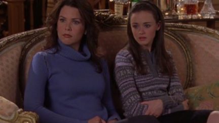 Alexis Bledel and Lauren Graham in Gilmore Girls (2000)