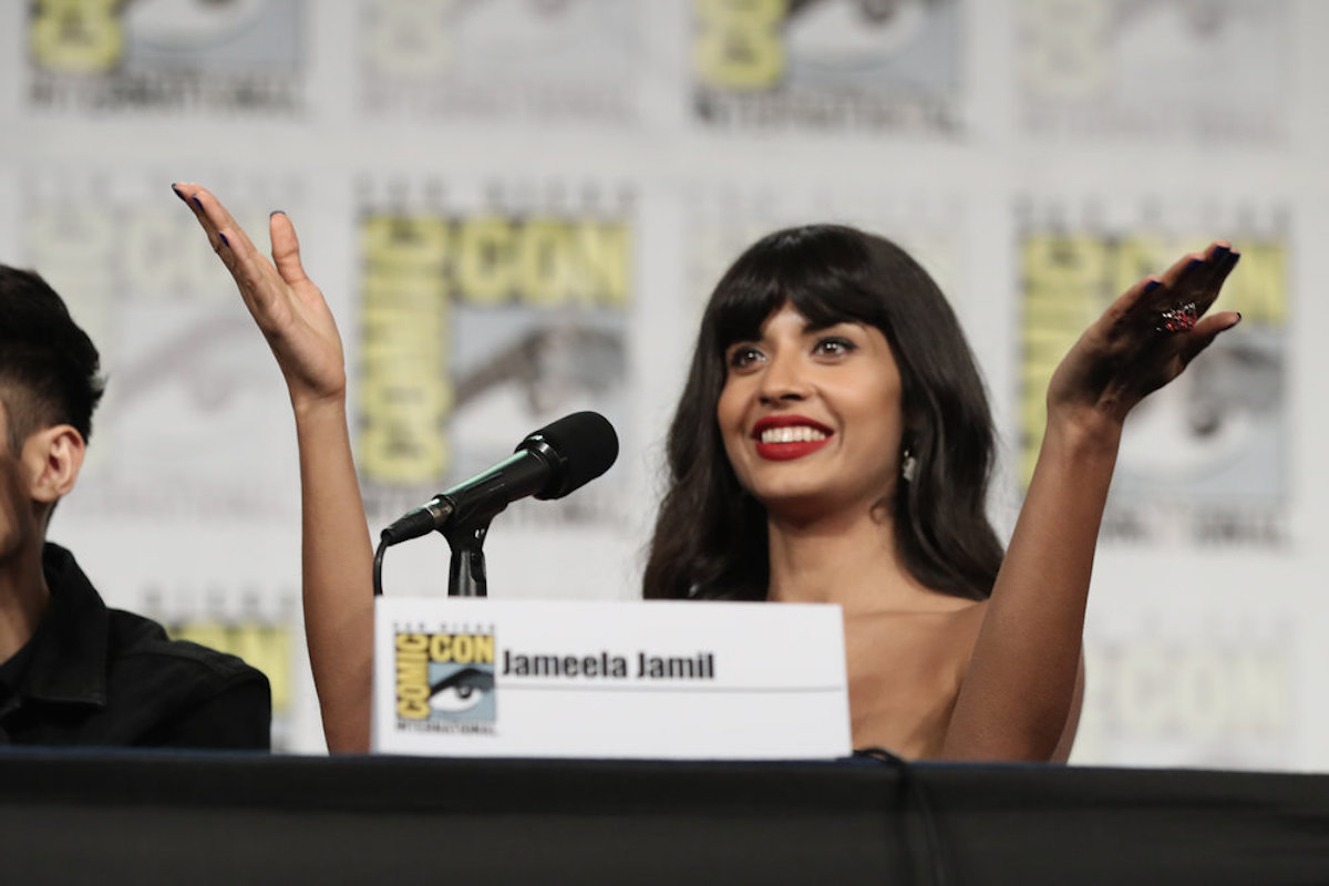 Jameela Jamil Calls Out the Toxicity of the Kardashians The Mary Sue(02)