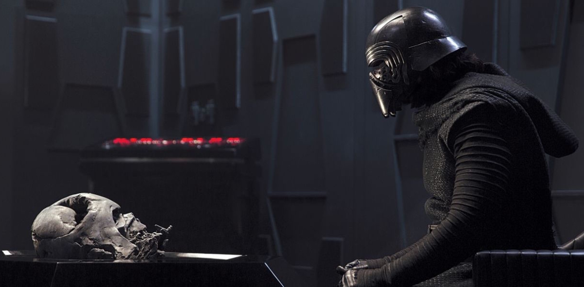 Kylo Ren and Darth Vader's helmet in The Force Awakens