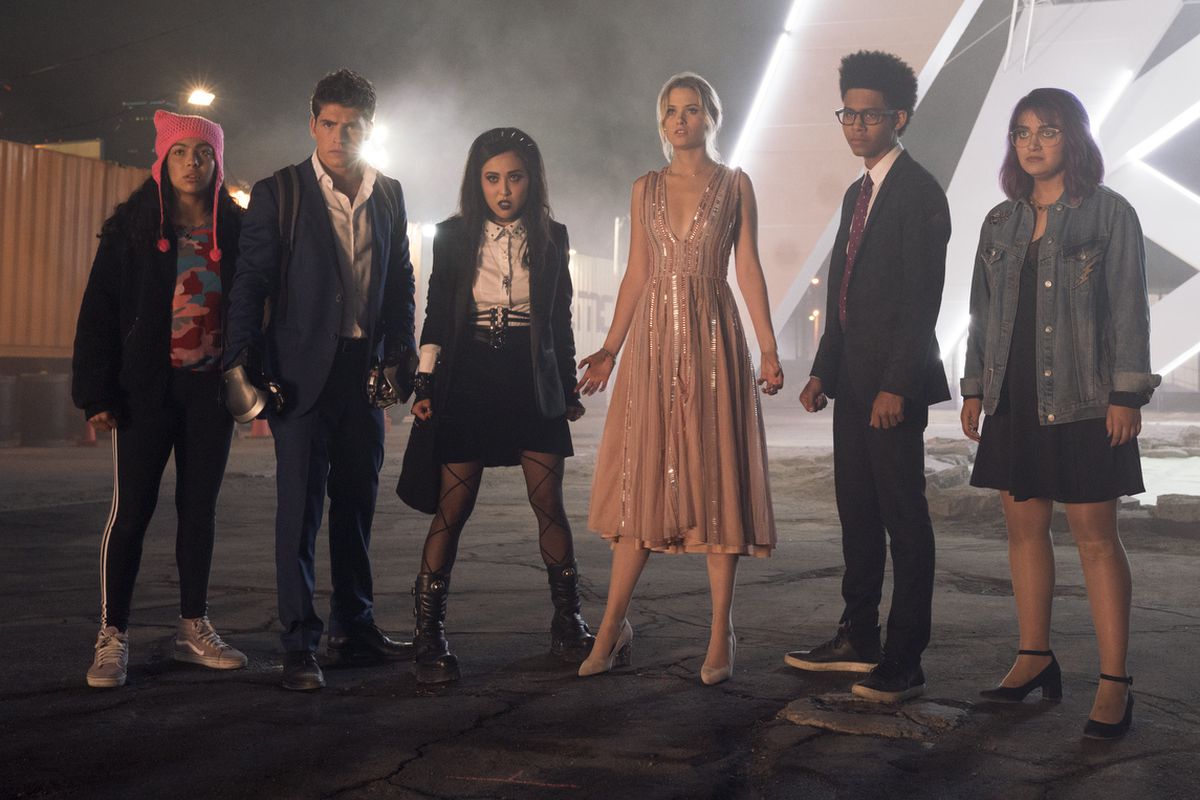 The cast of Marvel and Hulu's Runaways.