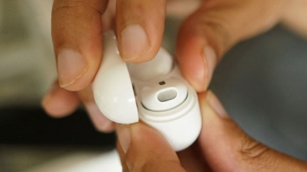 airtaps wireless headphones