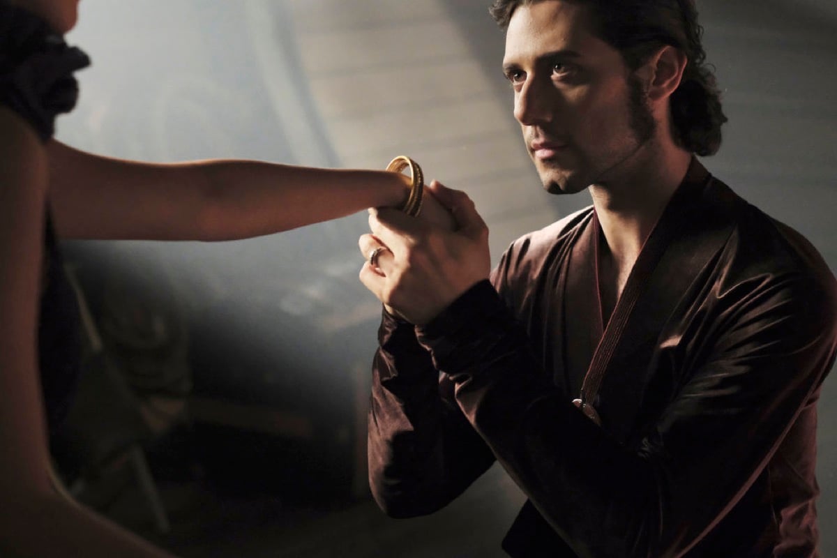 Hale Appleman as Eliot in The Magicians.