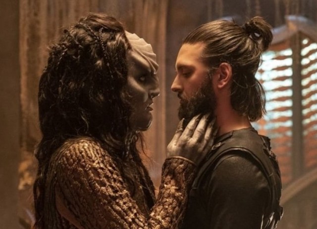 Ash Tyler and L'Rell on Star Trek Discovery