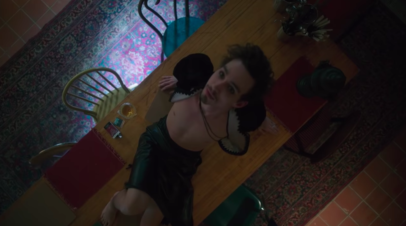 robert sheehan as klaus in umbrella academy