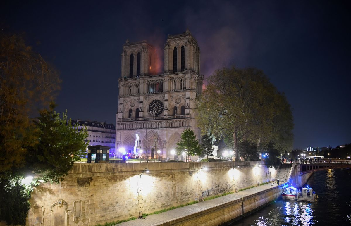 Notre Dame in Paris burning