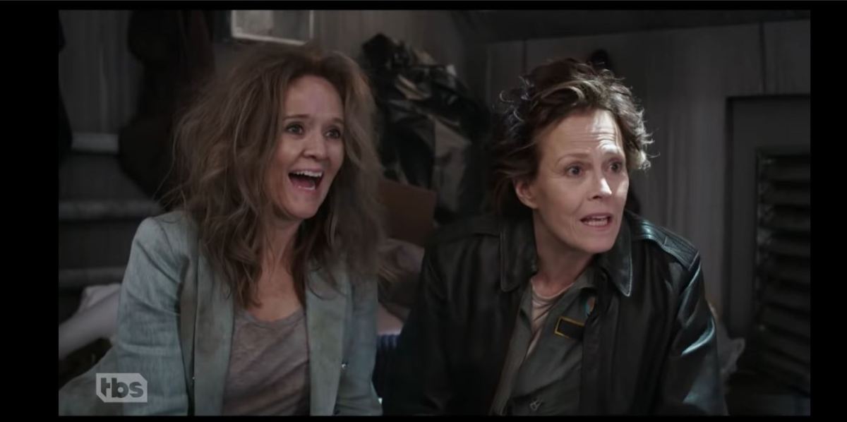 samantha bee and sigourney weaver spoof aliens for Not the White House Correspondent’s Association Dinner
