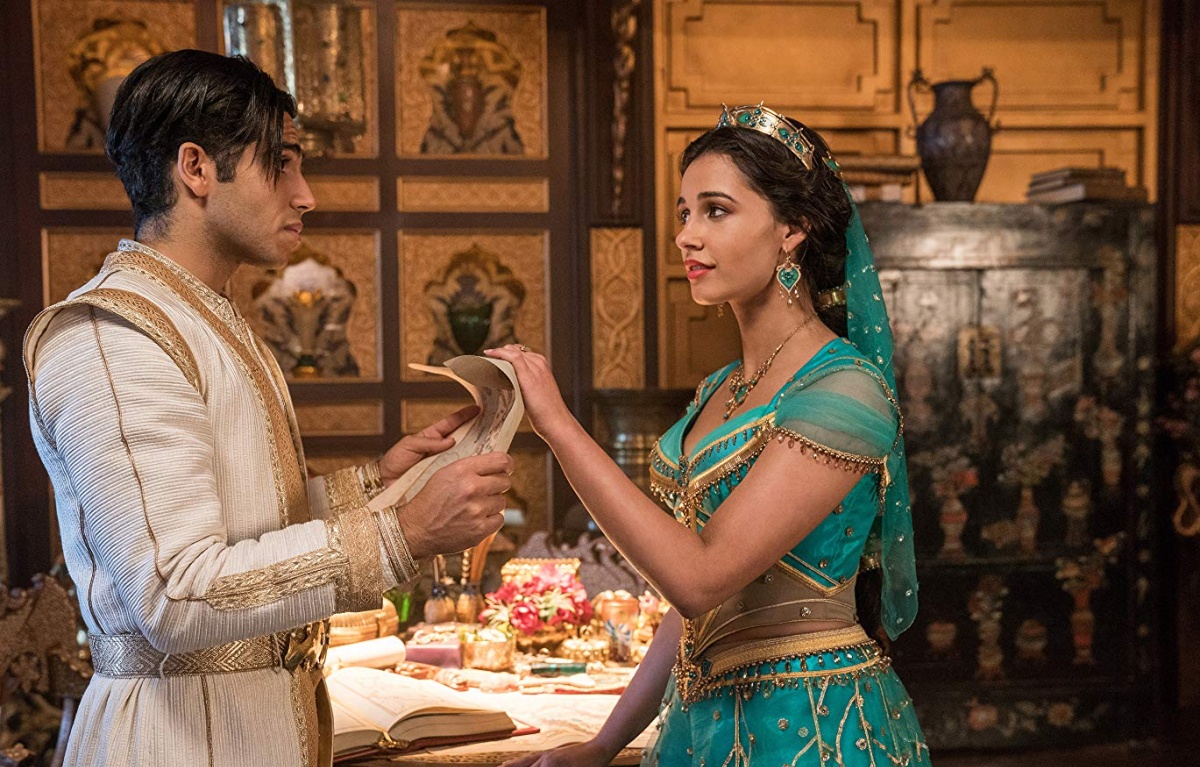 Naomi Scott and Mena Massoud in Aladdin (2019)